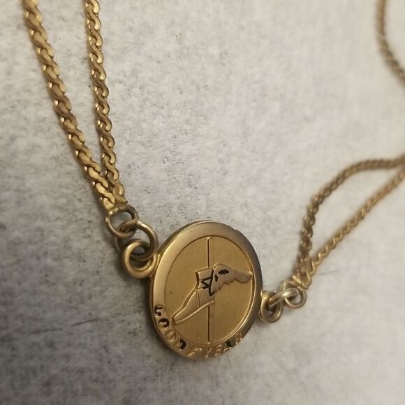 10kG/F Good year bracelet  - Picture 4 of 6